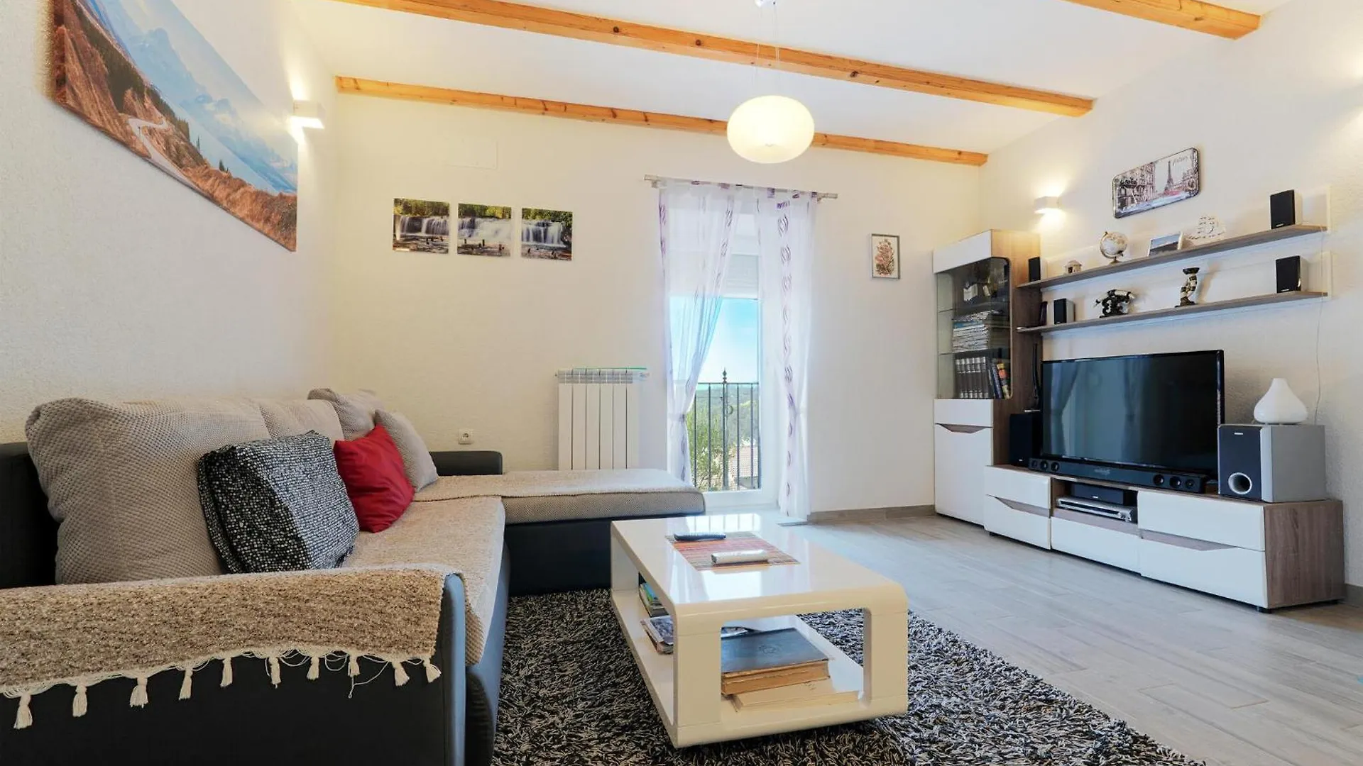 2 Bedroom Stunning Home In Kastav Croatia